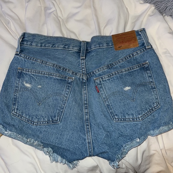 Levi’s 501 distressed denim shorts - Picture 4 of 5
